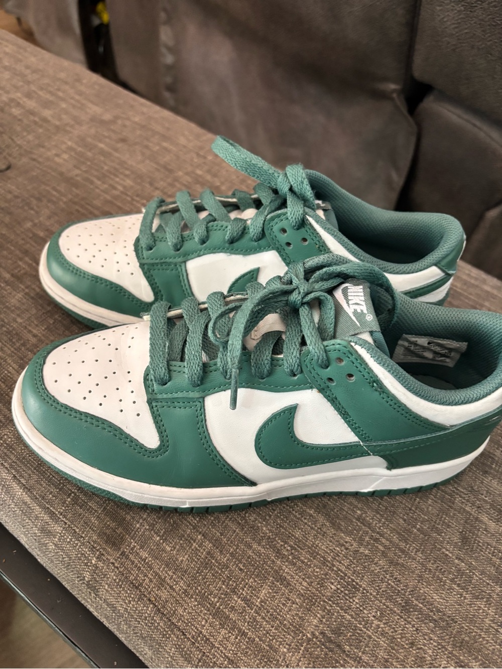 Nike Kids Green and White Low-Top Dunks - Picture 4 of 5